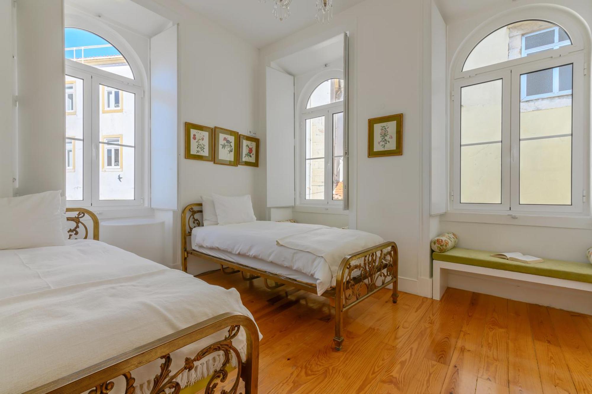 Portas Do Castelo Apartments Lisbon Bagian luar foto
